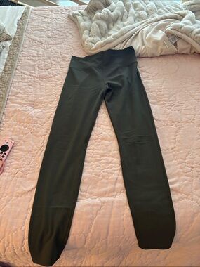 Womens Vuori Olive Green Stretch Leggings